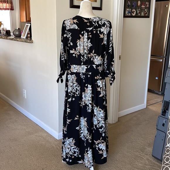 Paolino Maxi Black Dress. Floral Detail Buttoned Front. - Picture 2 of 13